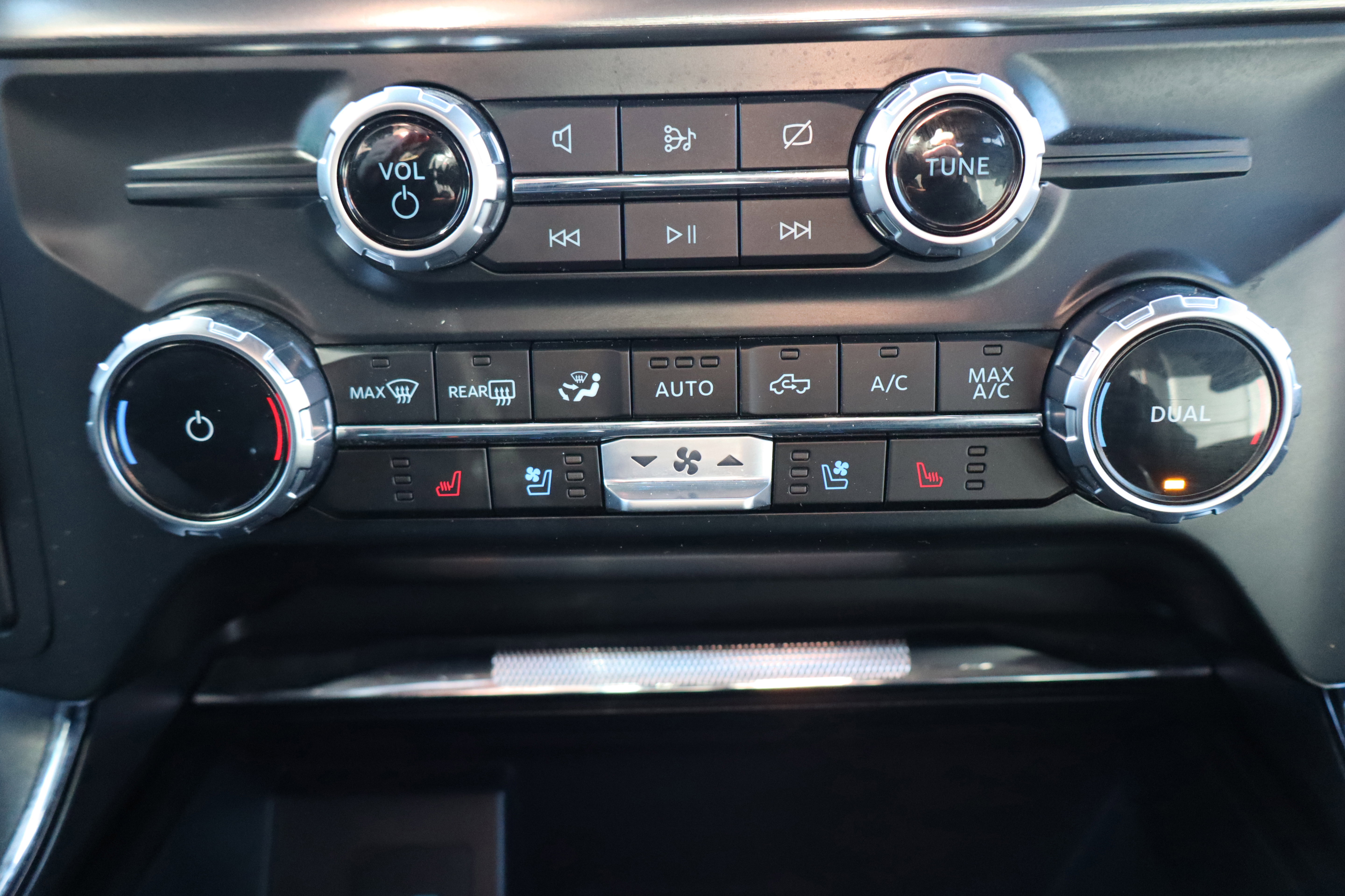 Used 2023 Ford F150 Lariat w/ Max Trailer Tow Package image 21