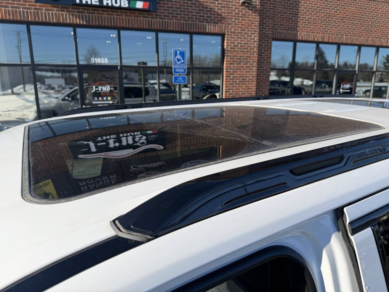 Used 2024 Jeep Wagoneer L Series II w/ Convenience Group I image 21