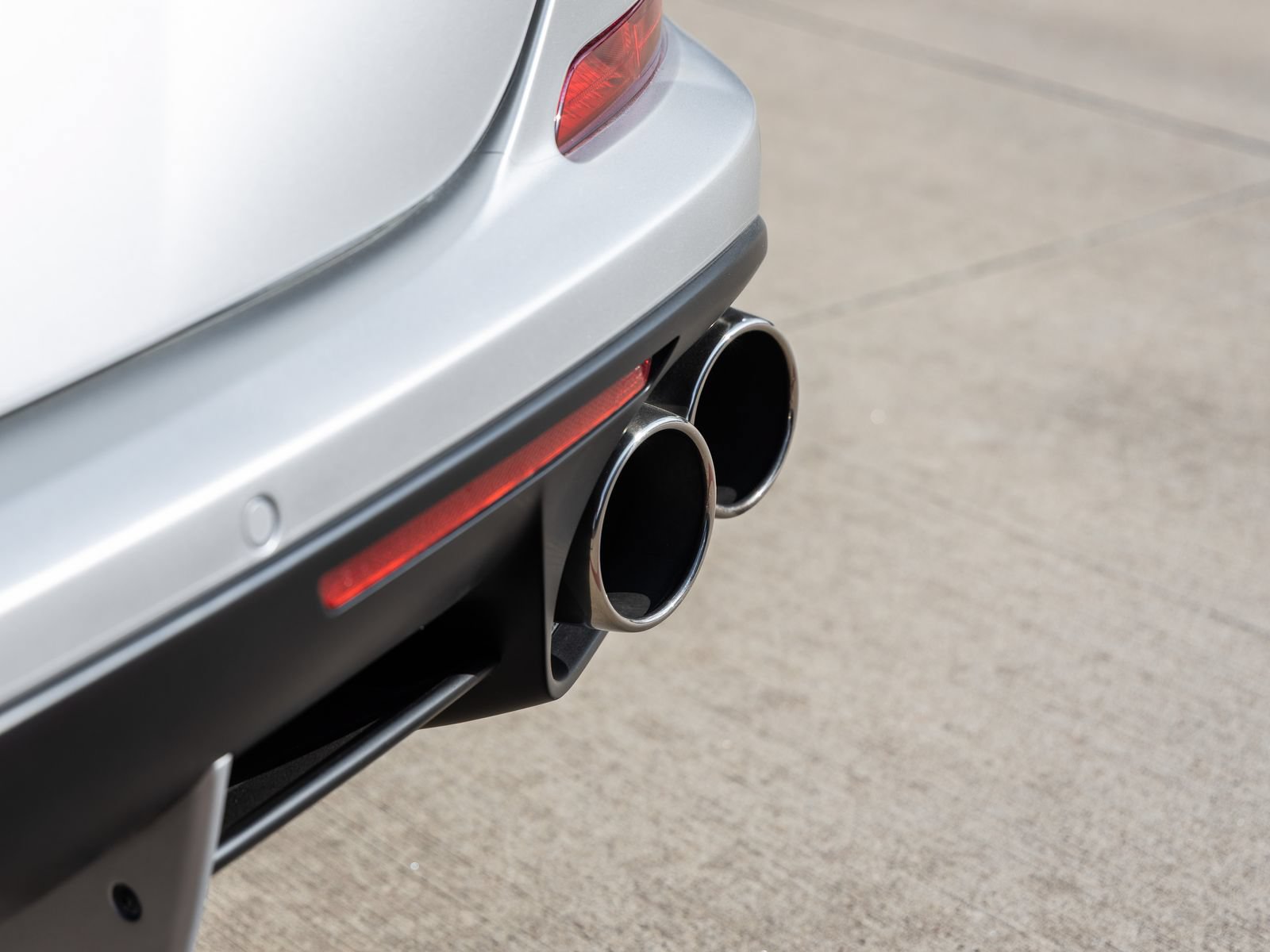 Used 2015 Ferrari California T RWD image 15