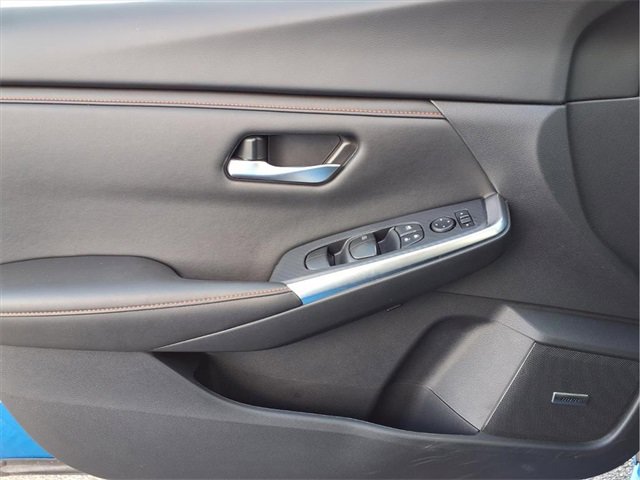 Used 2024 Nissan Sentra SR w/ SR Premium Package image 18