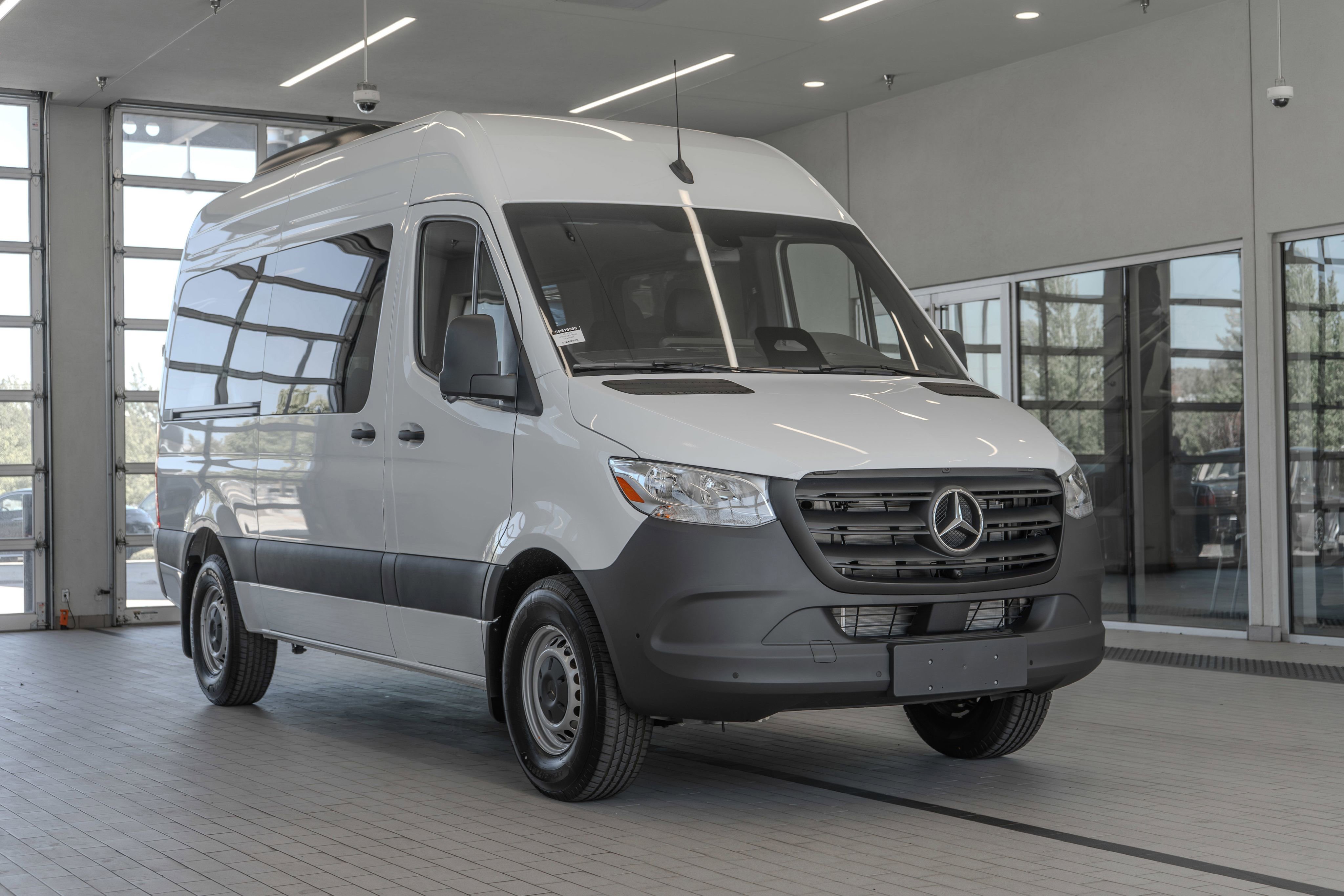 Used 2025 Mercedes-Benz Sprinter 2500 image 21
