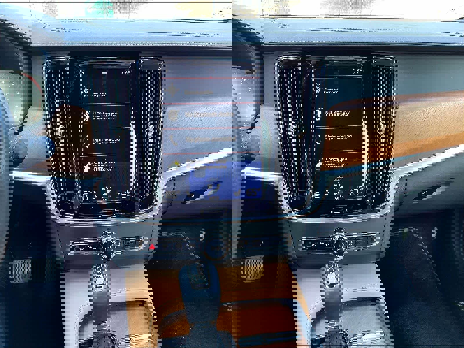 Used 2017 Volvo S90 T6 Inscription w/ Vision Package image 35