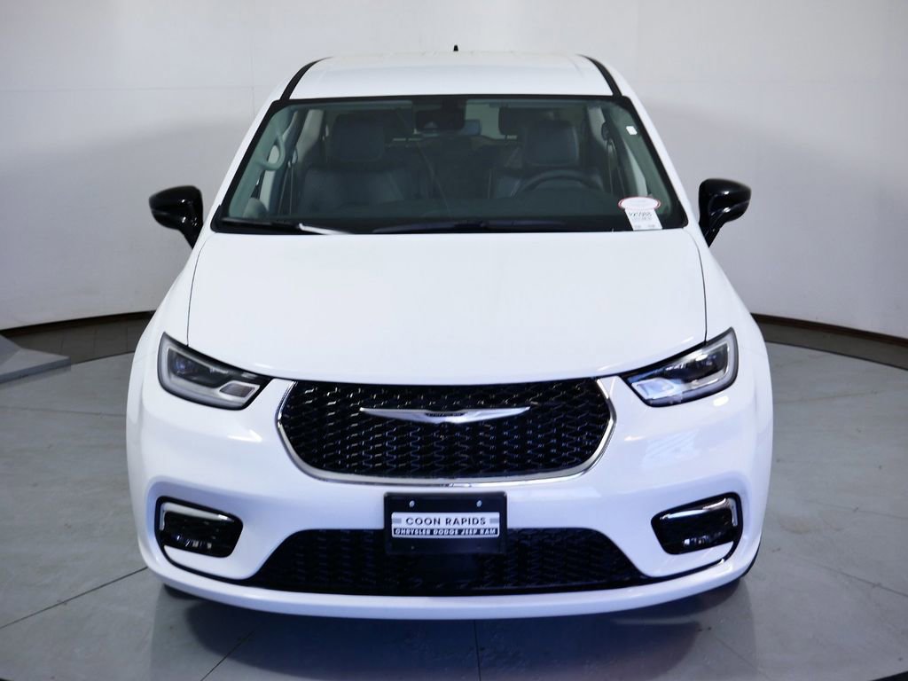 New 2024 Chrysler Pacifica Touring-L image 17