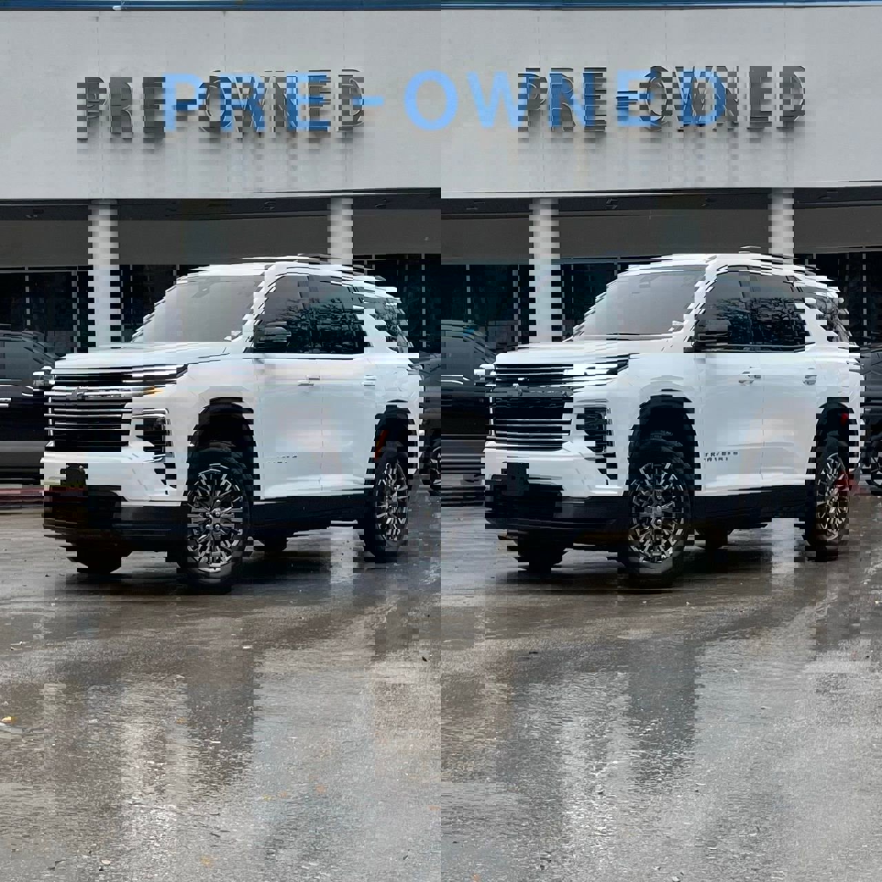 Used 2025 Chevrolet Traverse LT