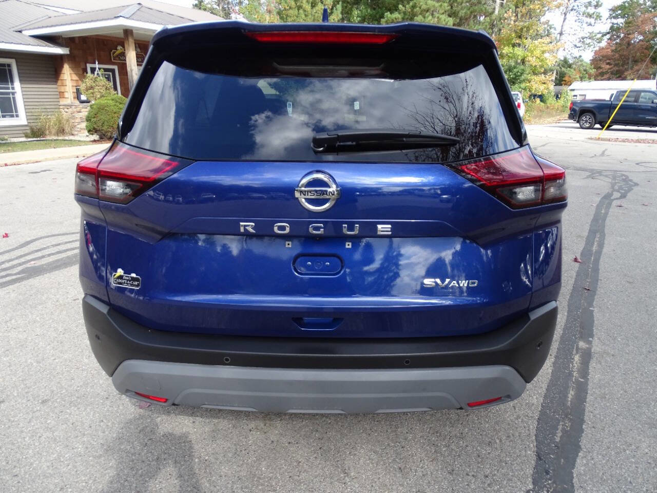 Used 2021 Nissan Rogue SV image 9