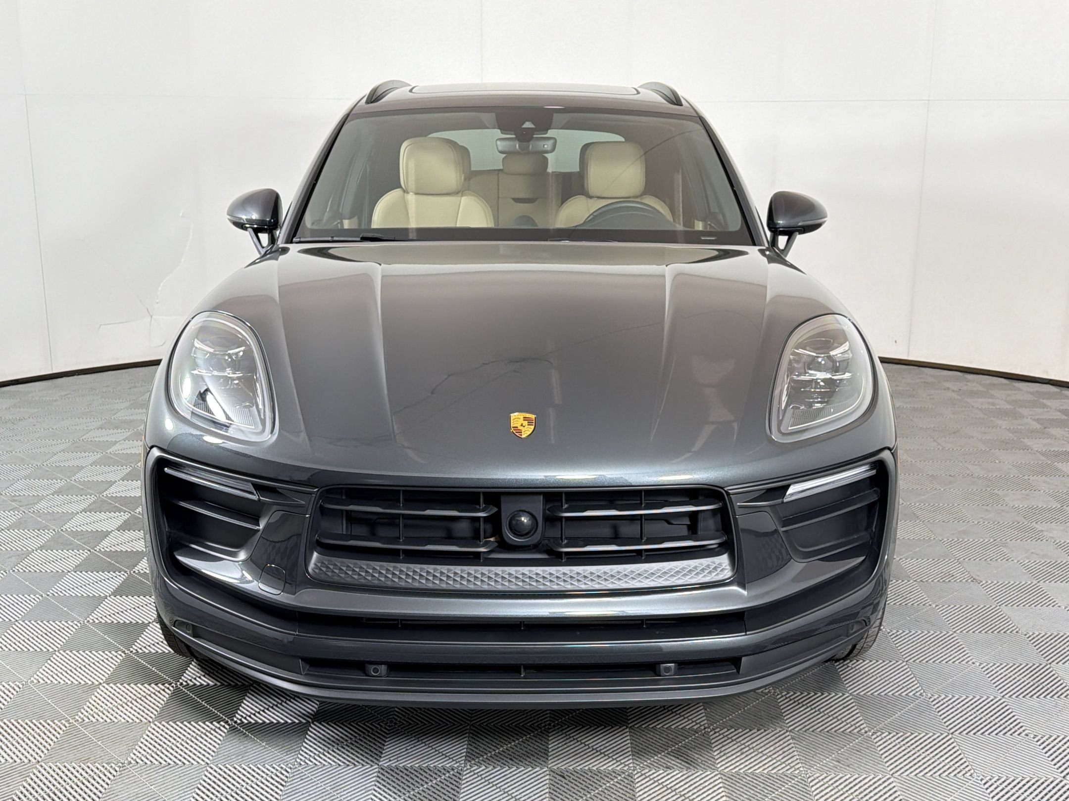 Certified 2026 Porsche Macan AWD/4WD image 7