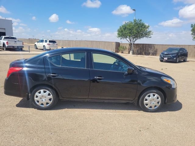 Used 2018 Nissan Versa S FWD image 5