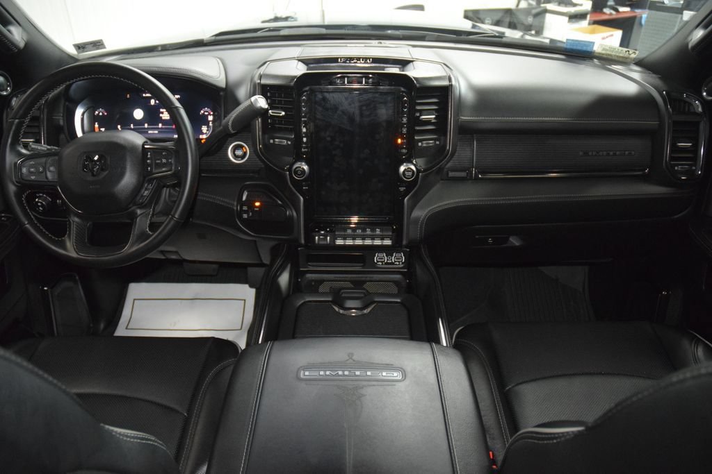Used 2024 RAM 5500 4x4 Crew Cab image 21