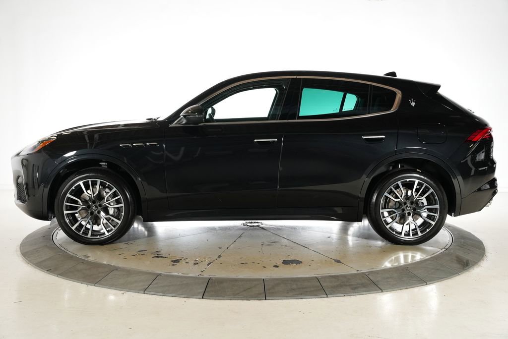 New 2025 Maserati Grecale GT image 2