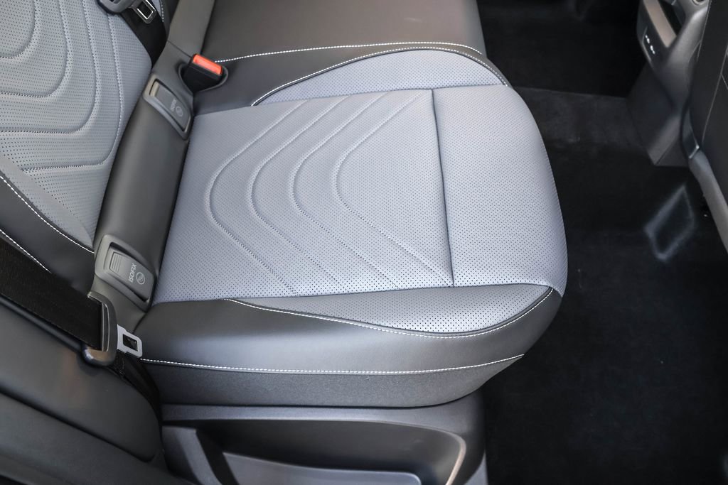 New 2026 Volkswagen Tiguan SE image 37