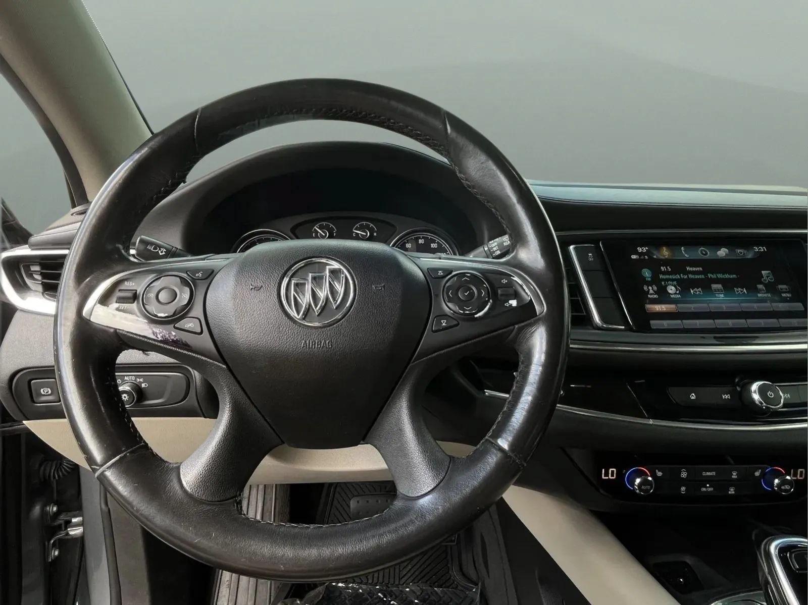 Used 2019 Buick Enclave Essence FWD image 9
