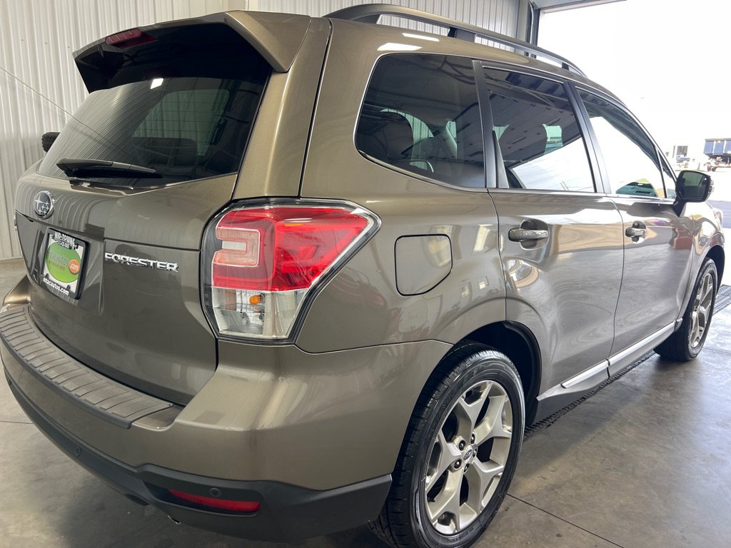 Used 2018 Subaru Forester 2.5i Touring AWD/4WD image 7
