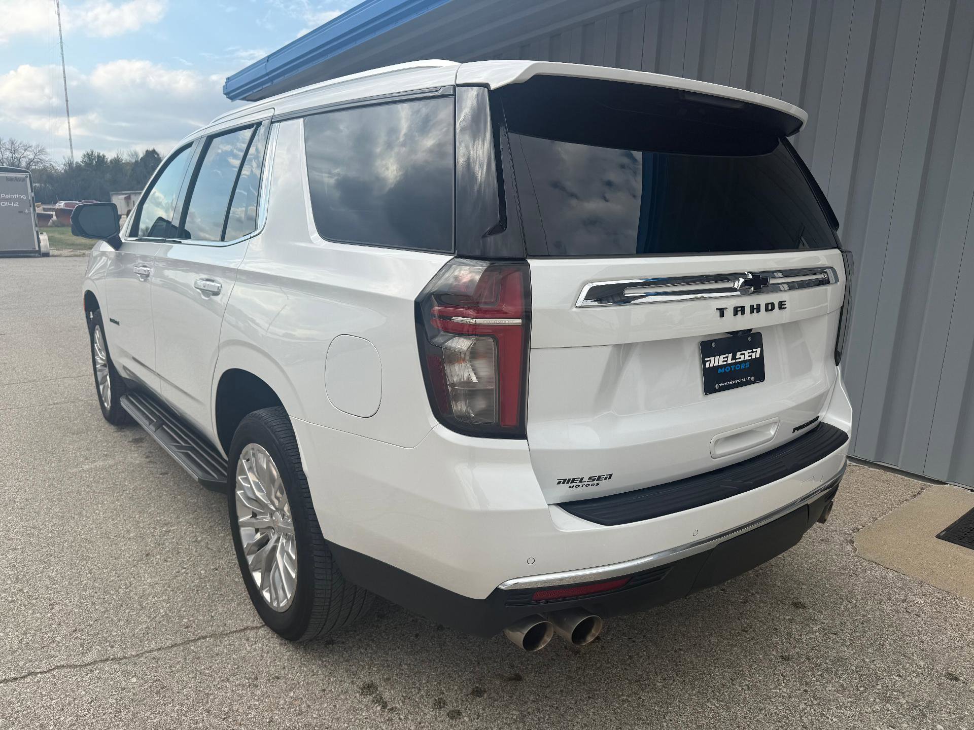 Used 2024 Chevrolet Tahoe Premier w/ Premium Package image 3