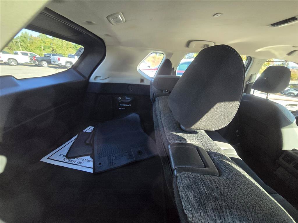 Used 2022 Nissan Rogue SV AWD/4WD image 7
