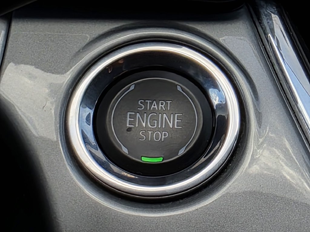 Used 2025 Chevrolet Trax LT FWD image 26