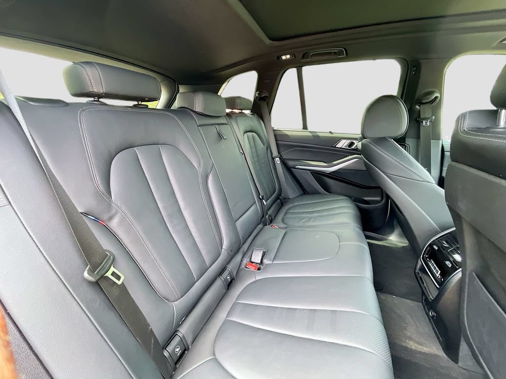 Used 2022 BMW X5 xDrive40i AWD/4WD image 29