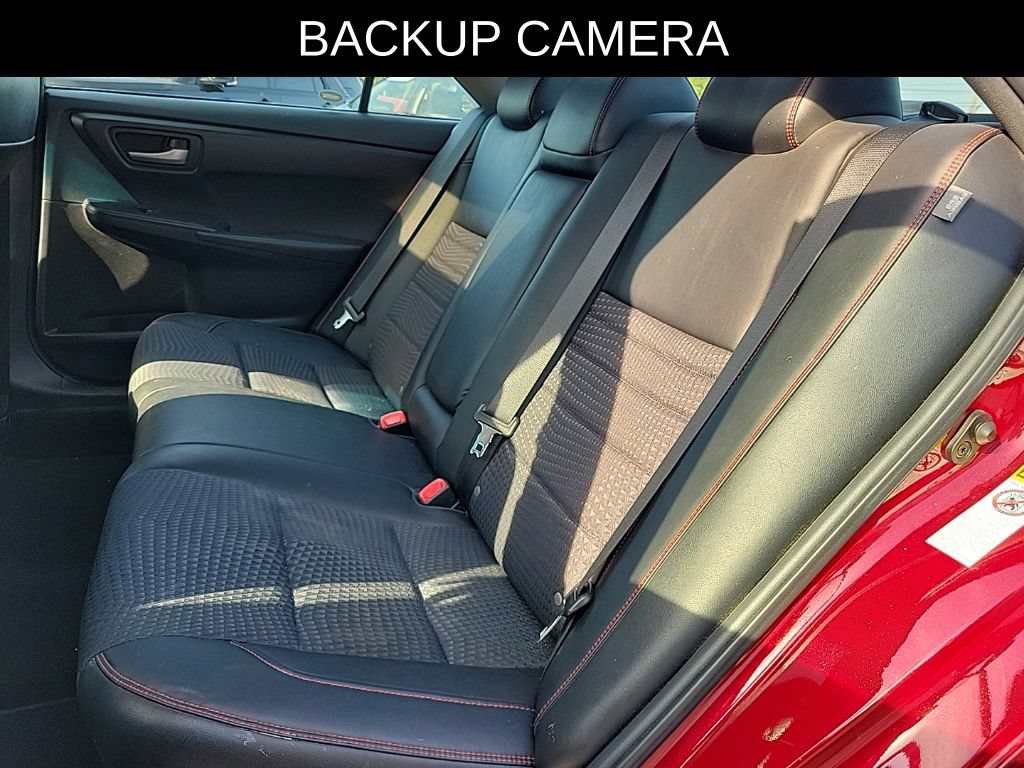 Used 2015 Toyota Camry SE w/ Moonroof Package FWD image 10