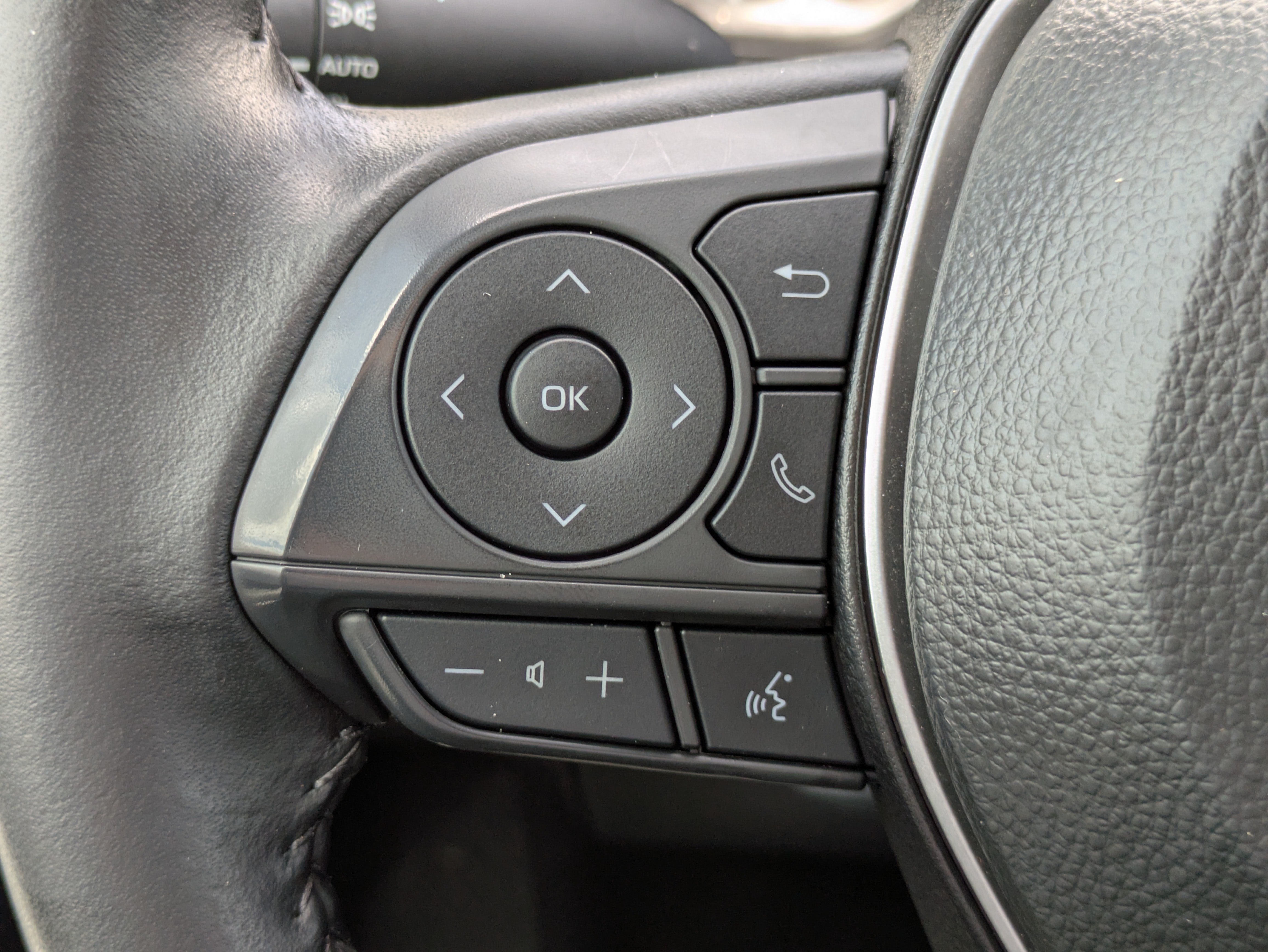 Used 2025 Toyota Corolla SE FWD image 21