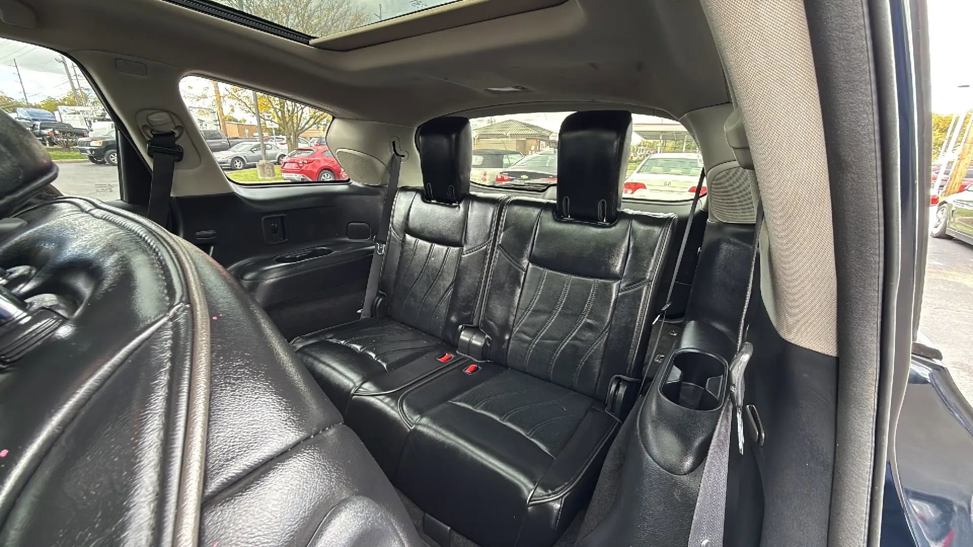 Used 2015 INFINITI QX60 AWD w/ Deluxe Touring Package image 11