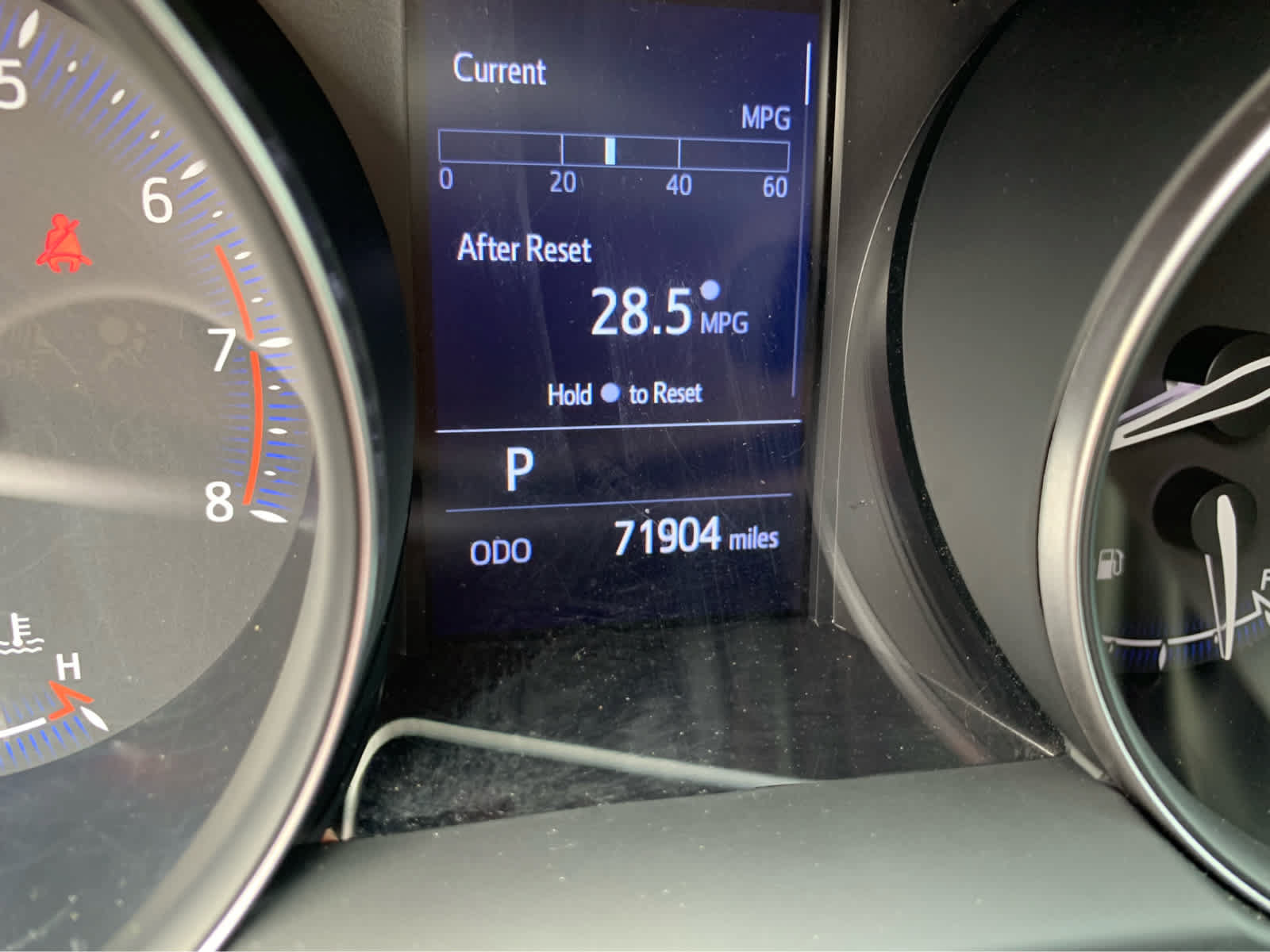 Used 2022 Toyota C-HR XLE FWD image 16