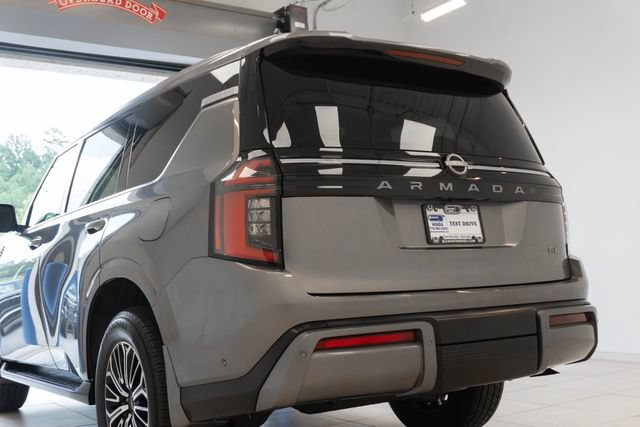 Used 2025 Nissan Armada SL AWD/4WD image 11