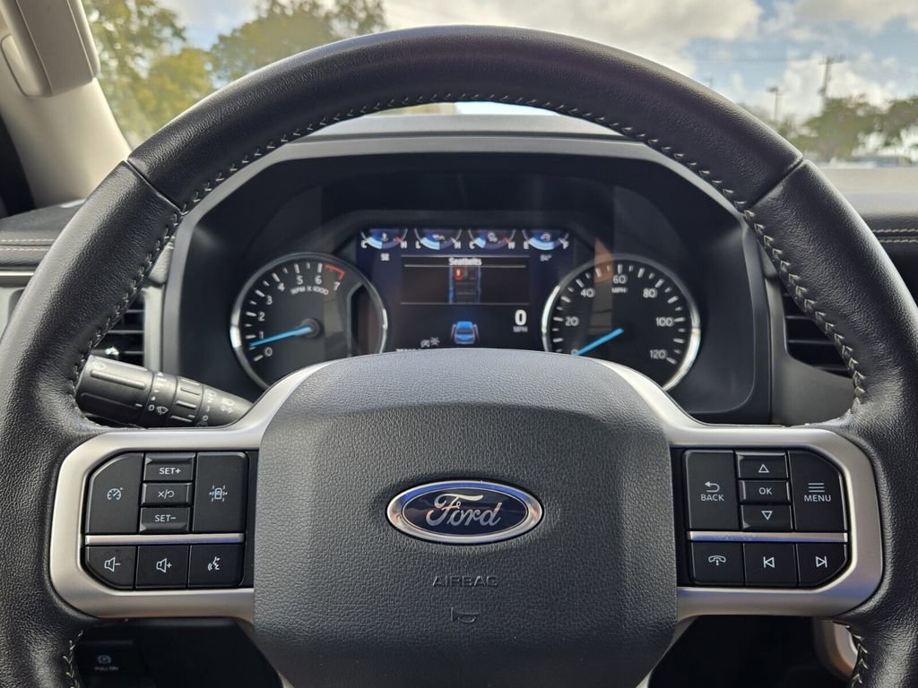 Used 2024 Ford Expedition Max XLT image 23