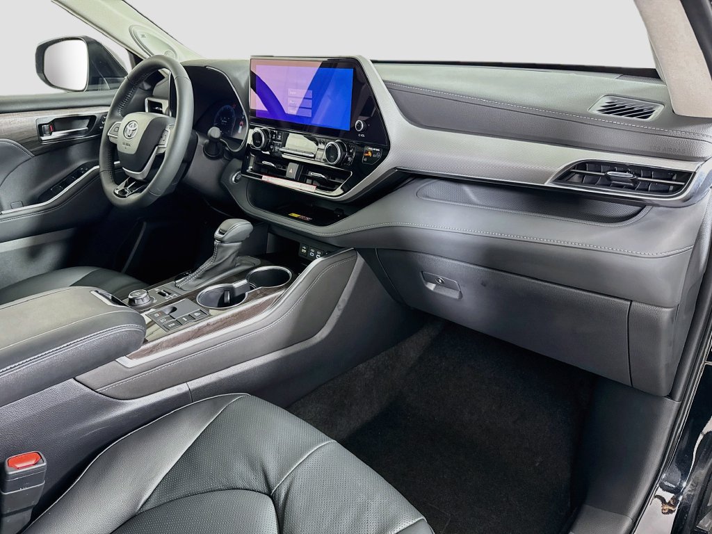 New 2026 Toyota Highlander Platinum AWD/4WD image 31