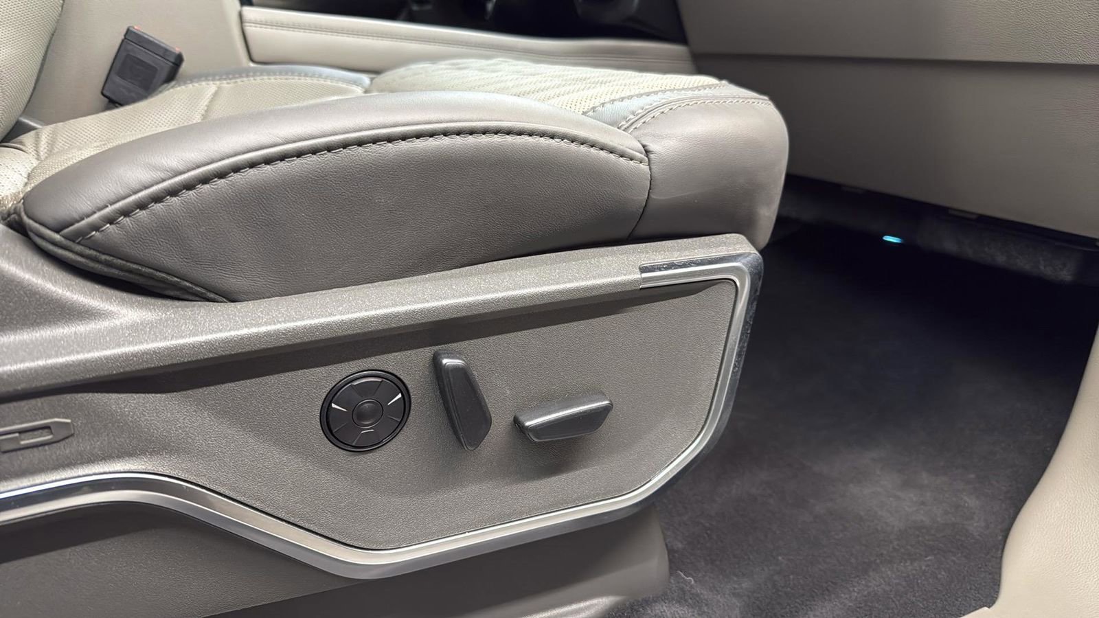 New 2026 Ford F250 Platinum w/ Platinum Plus Package image 26