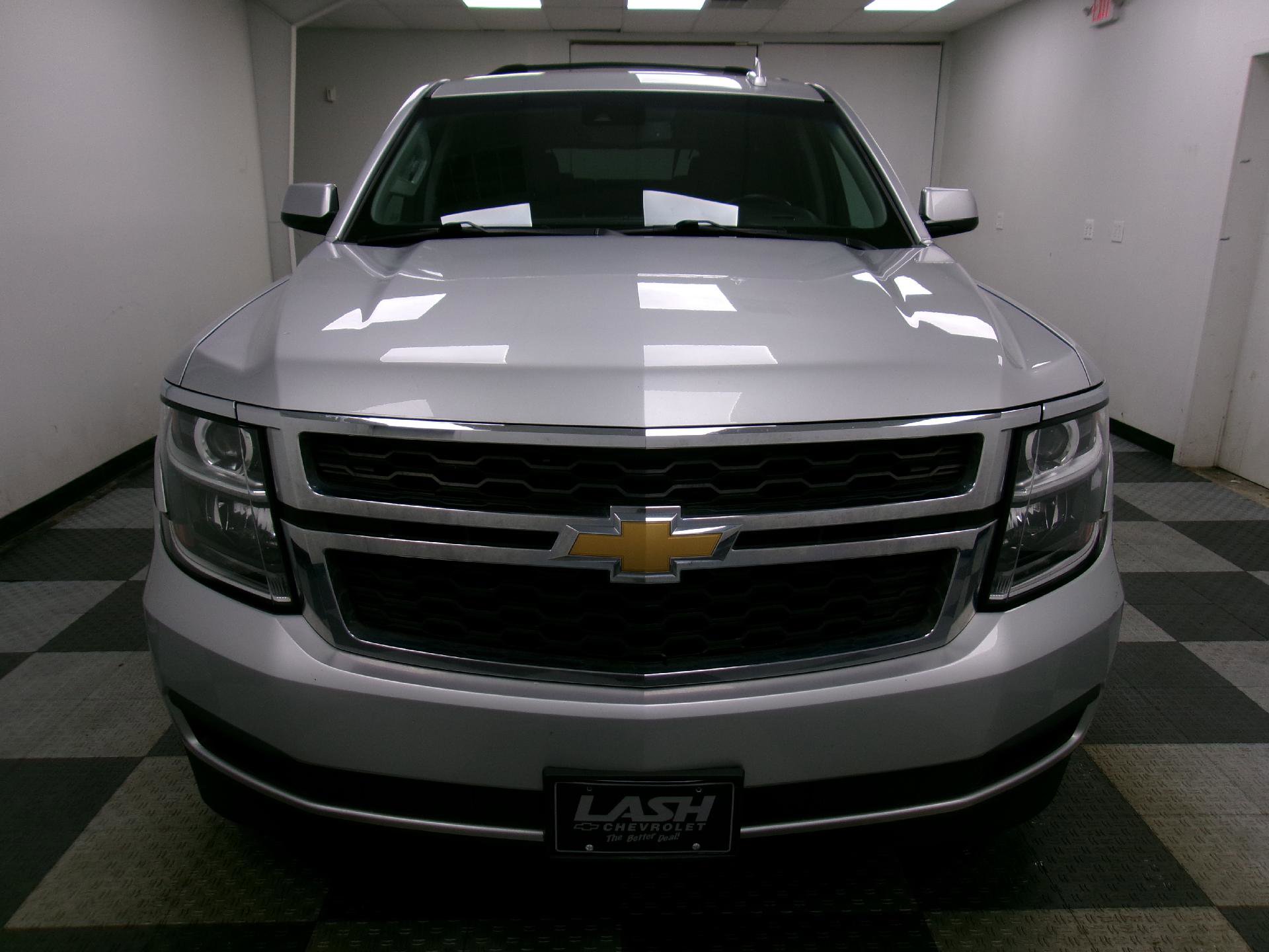 Used 2018 Chevrolet Suburban LT image 17