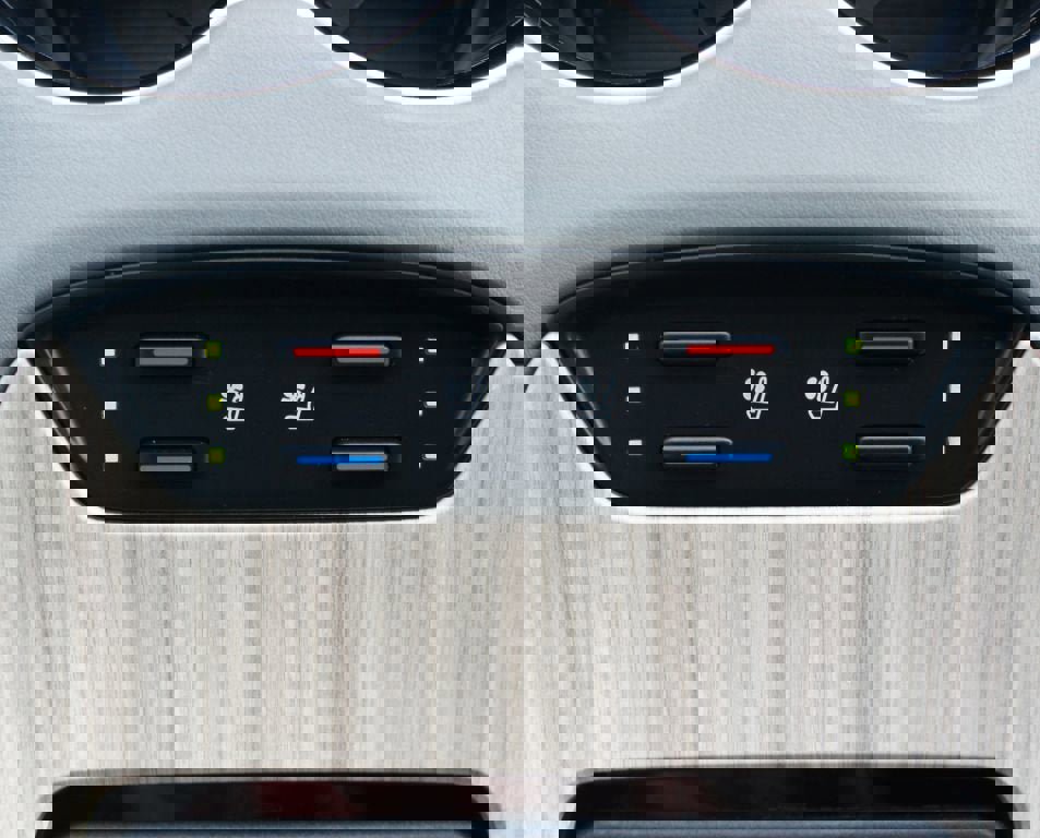 Used 2023 Toyota Venza Limited image 8