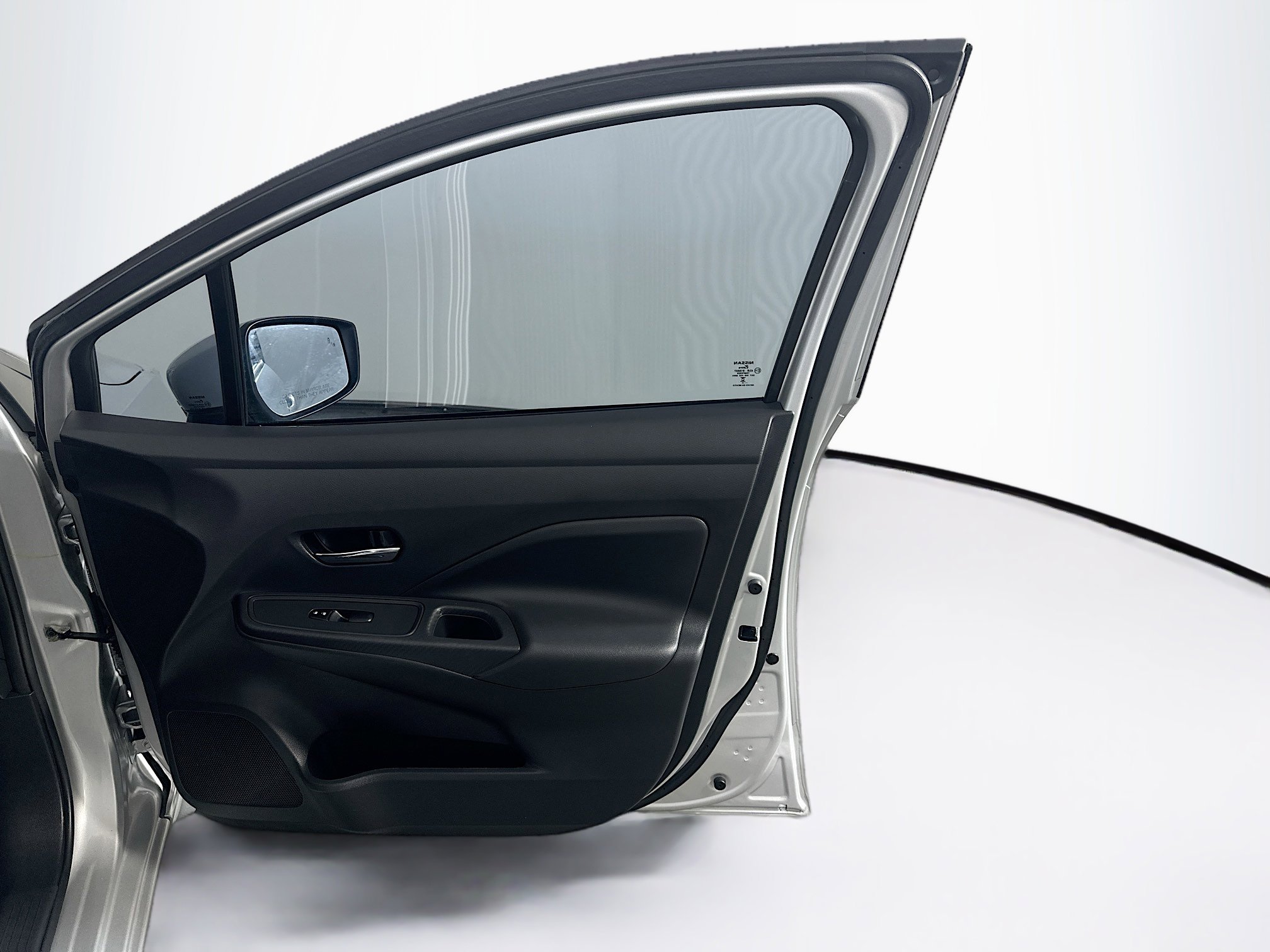 Used 2025 Nissan Versa SV w/ Trunk Package image 31