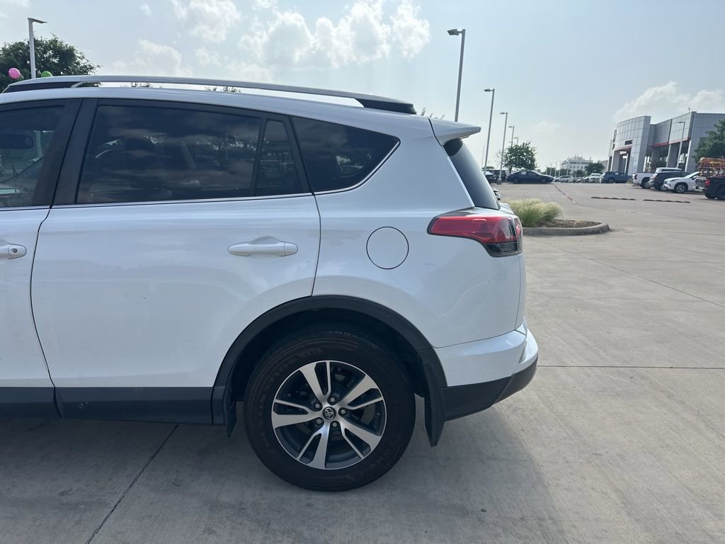 Used 2016 Toyota RAV4 XLE AWD/4WD image 7
