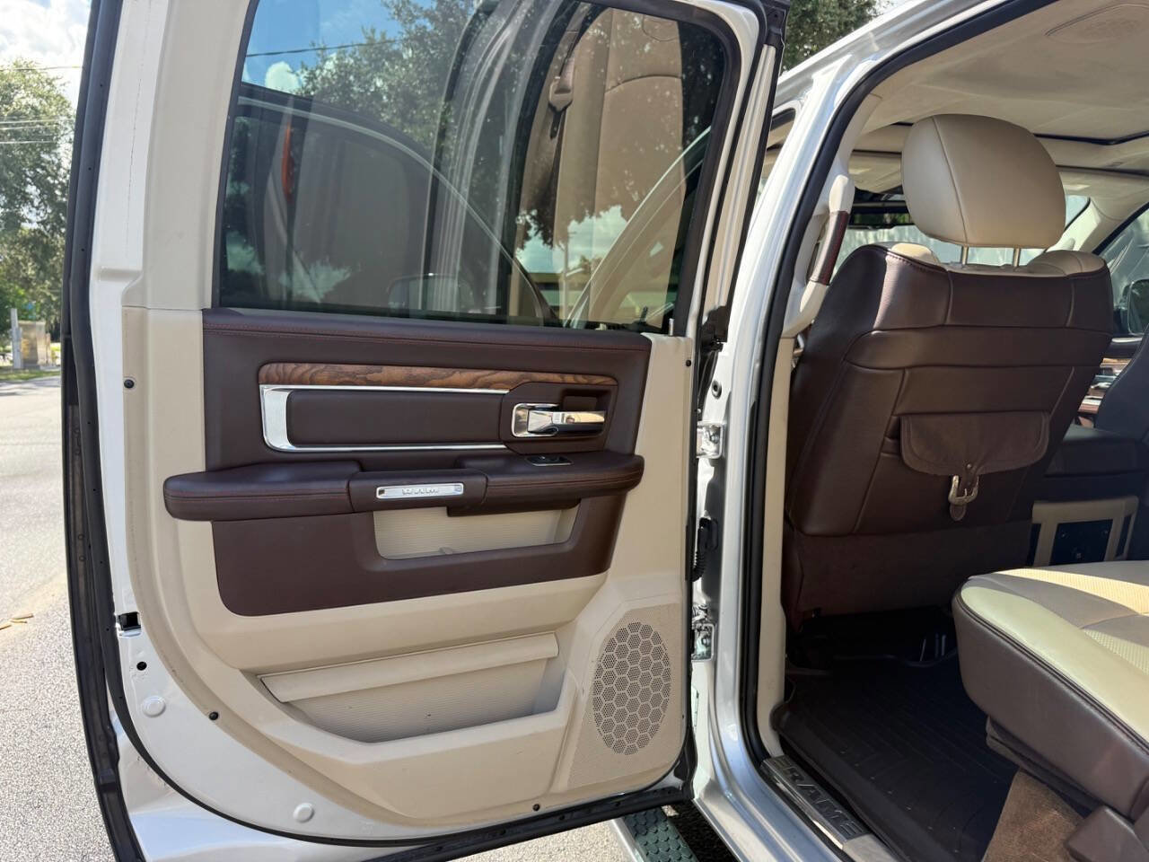 Used 2018 RAM 3500 Laramie Longhorn w/ Max Tow Package image 46