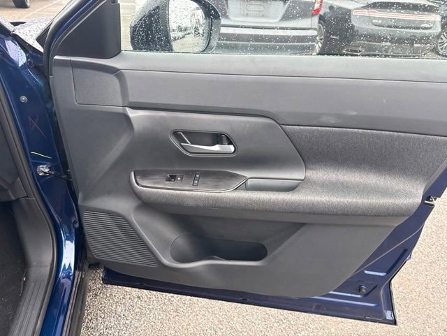 Used 2026 Nissan Kicks SV FWD image 14