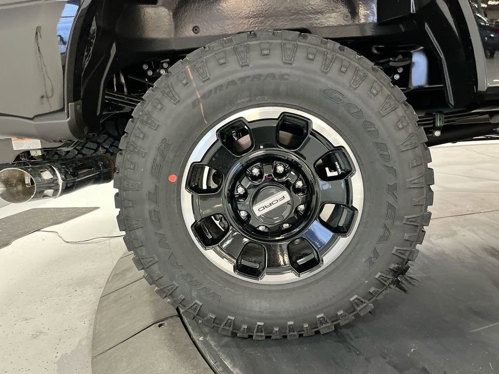 New 2026 Ford F350 Platinum w/ Tremor Off-Road Package AWD/4WD image 10