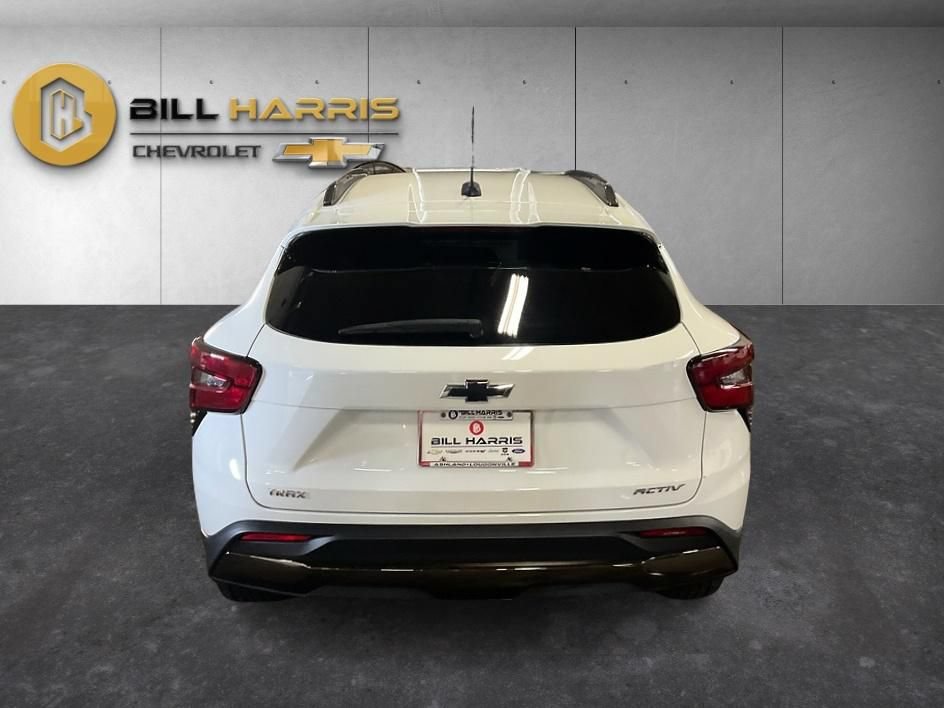 Used 2024 Chevrolet Trax ACTIV w/ Sunroof Package FWD image 9