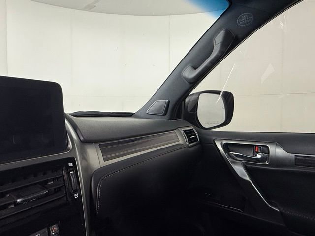 Used 2023 Lexus GX 460 Premium w/ Premium Package image 24