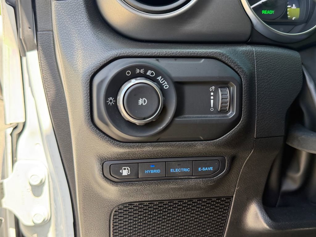 Used 2023 Jeep Wrangler Unlimited w/ Cold Weather Group AWD/4WD image 31
