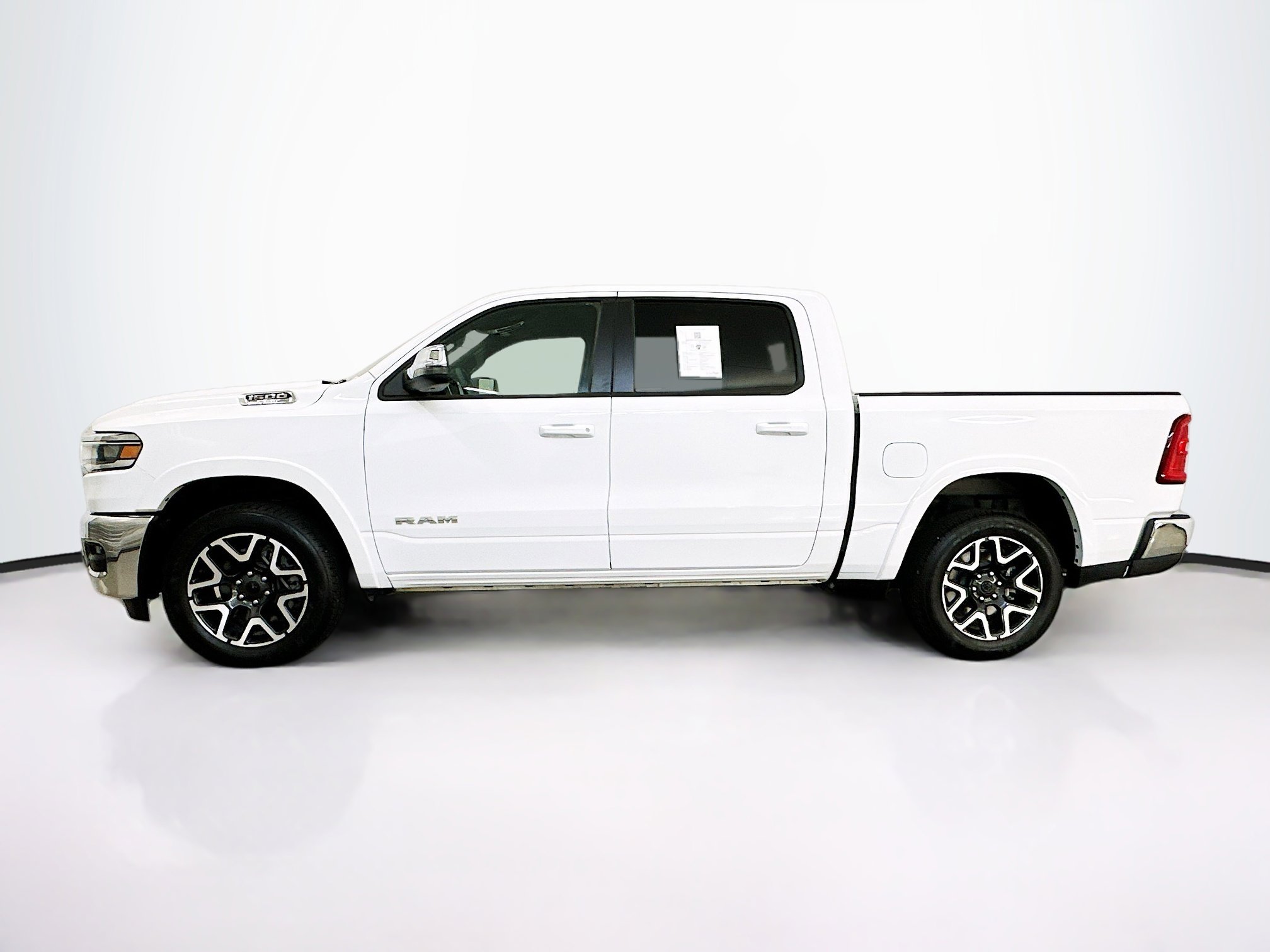 Used 2025 RAM 1500 Laramie image 4
