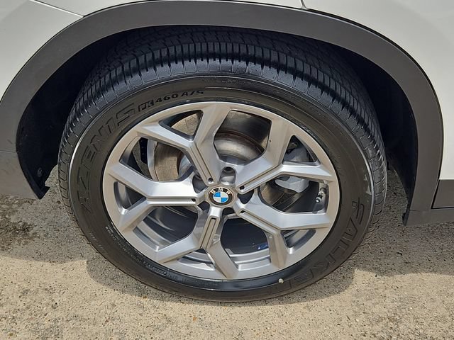Used 2024 BMW X4 xDrive30i w/ Parking Assistance Package AWD/4WD image 9