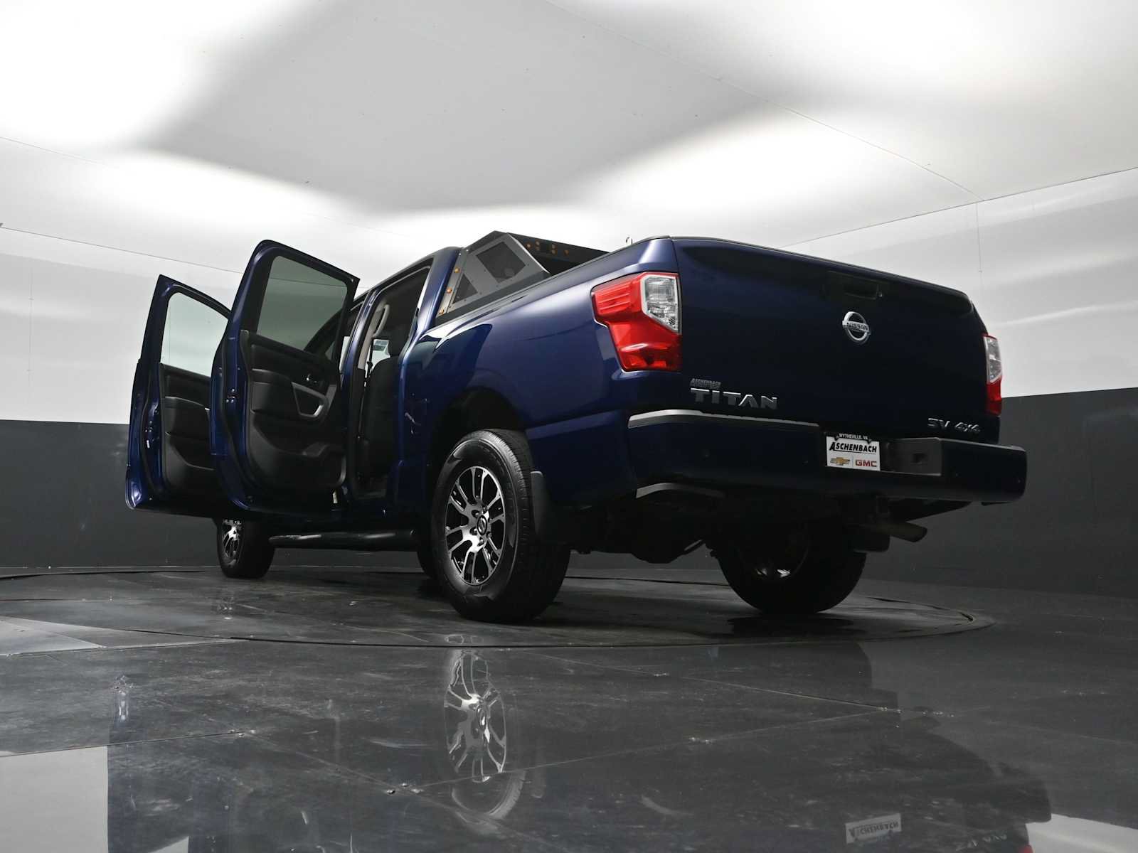 Used 2021 Nissan Titan SV w/ Accessory Utility Package AWD/4WD image 40
