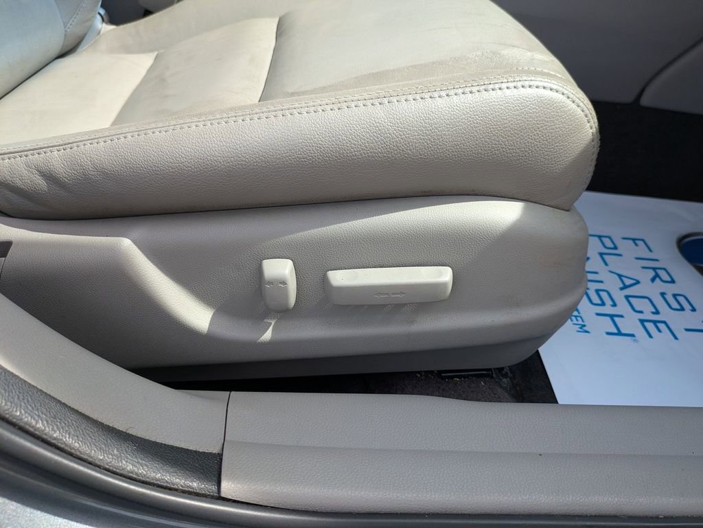 Used 2010 Honda Accord EX-L image 30