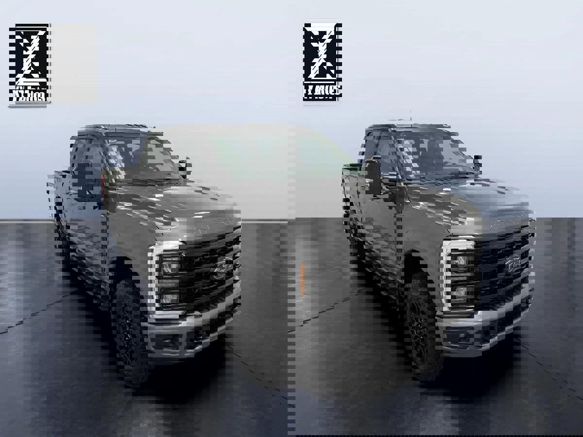 Used 2023 Ford F250 Lariat w/ Black Appearance Package image 7