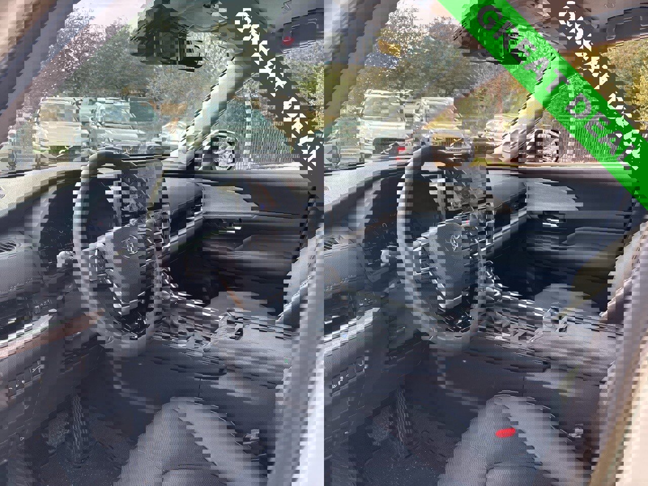 Used 2024 Toyota Grand Highlander Limited image 17