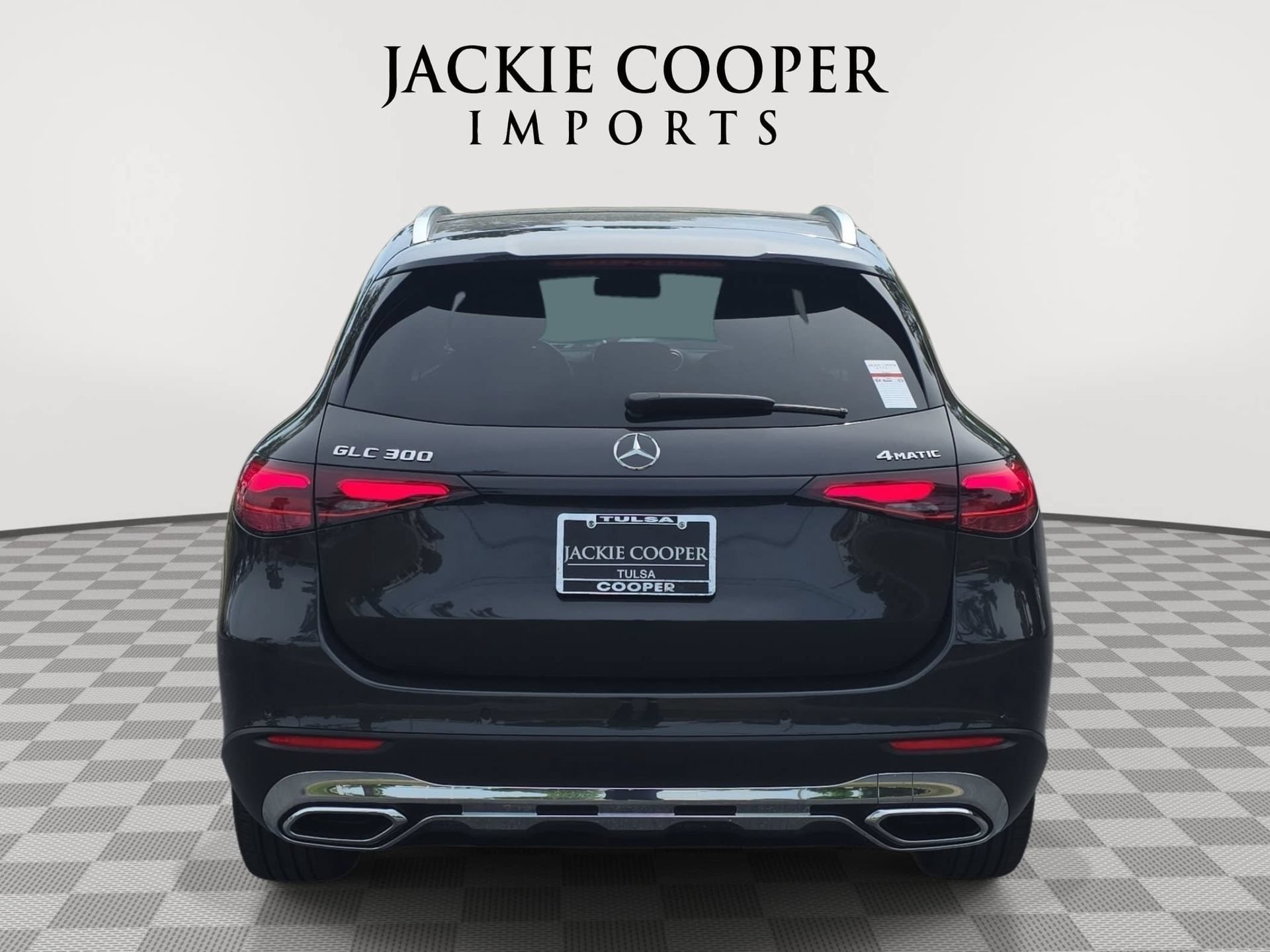 Used 2025 Mercedes-Benz GLC 300 4MATIC image 6