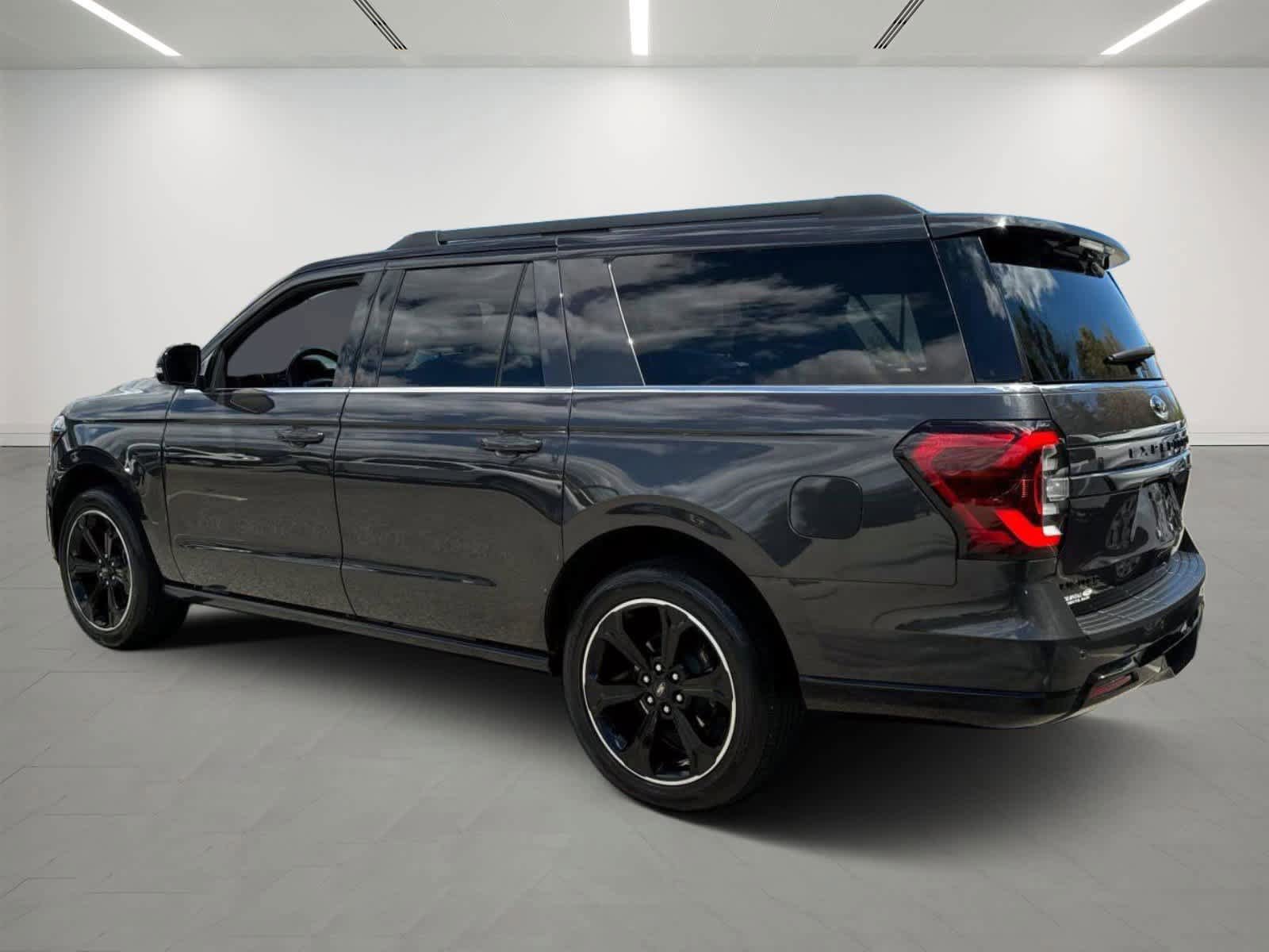 Used 2022 Ford Expedition Max Limited AWD/4WD image 3
