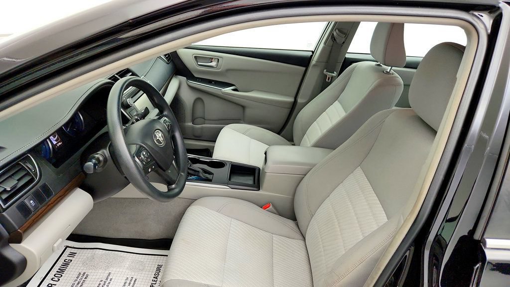 Used 2016 Toyota Camry FWD image 18