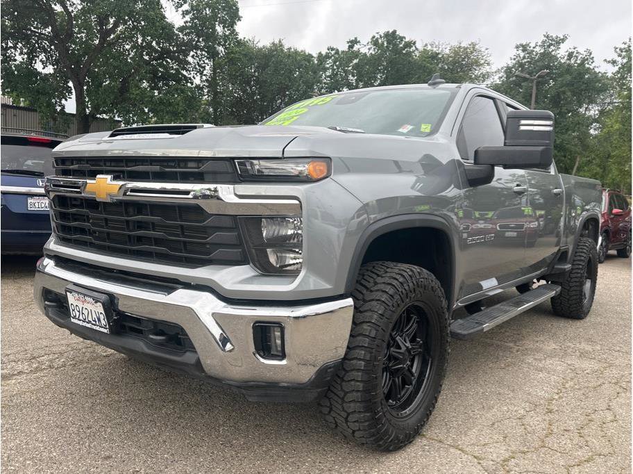 Used 2024 Chevrolet Silverado 2500 LT w/ Convenience Package AWD/4WD image 3