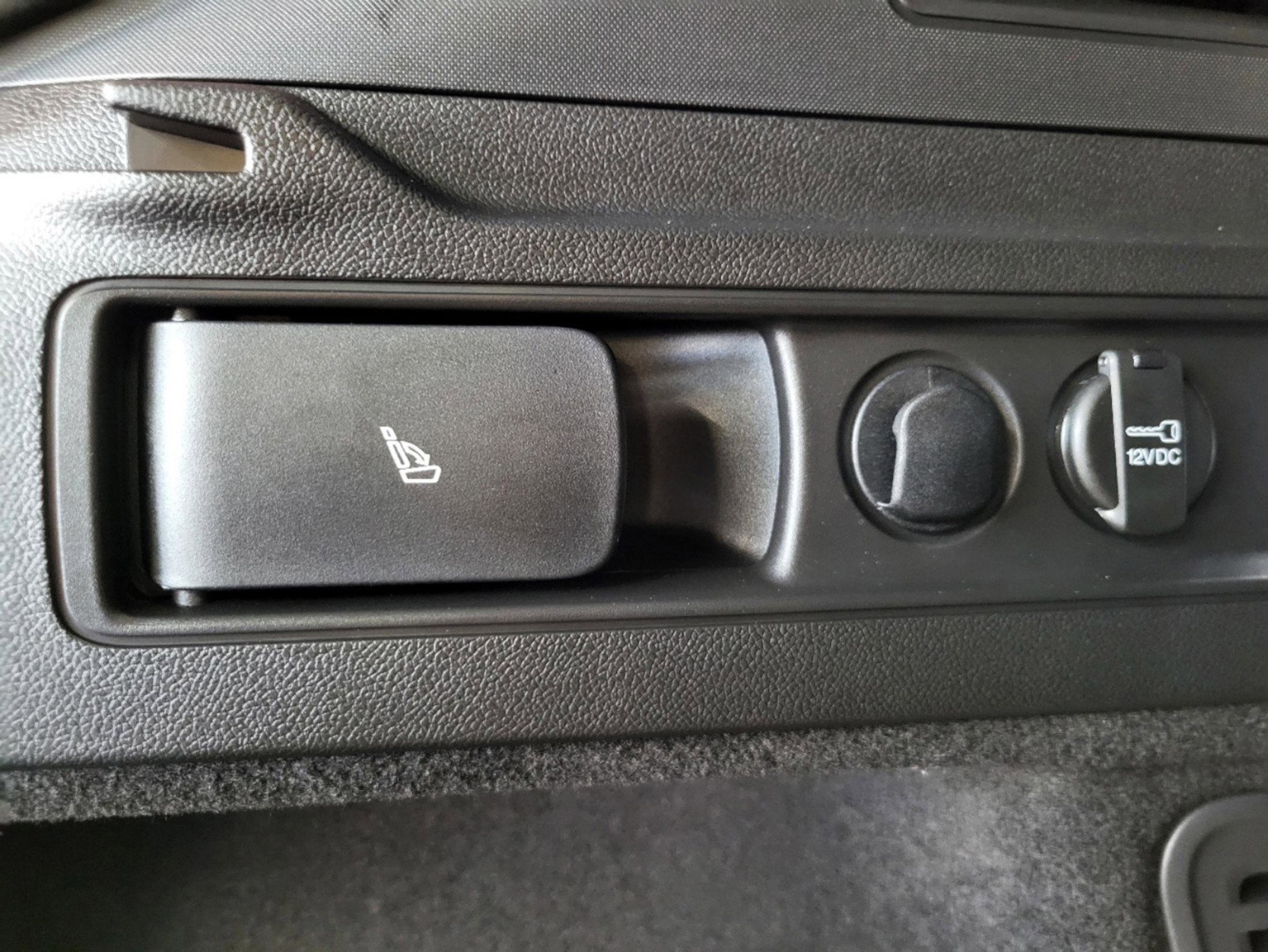 New 2025 Alfa Romeo Stelvio Sprint image 10