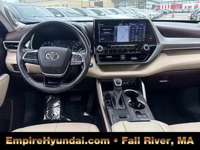 Used 2020 Toyota Highlander Platinum image 15